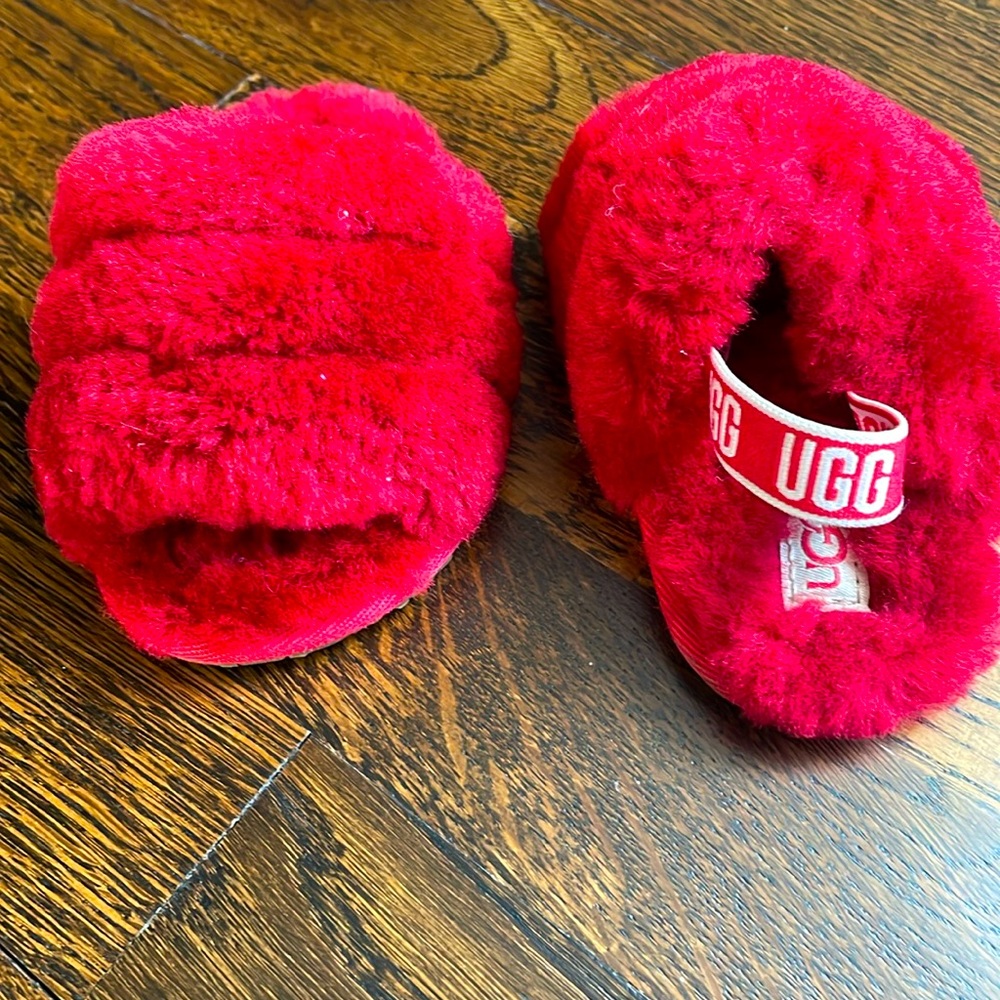 NWOT Ugg red fur slippers with heel strap - infant size 4k/5k